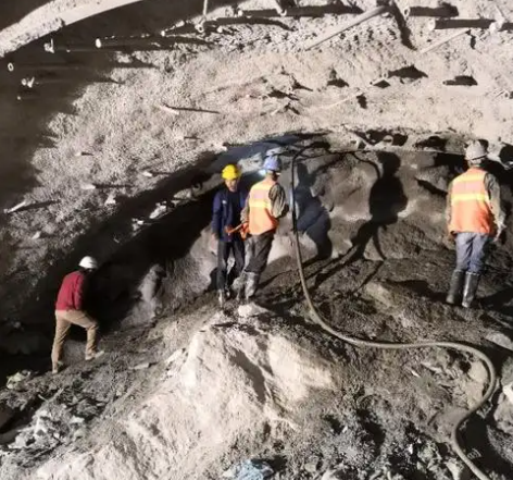 四川拱顶带模注浆料的施工流程及注意事项